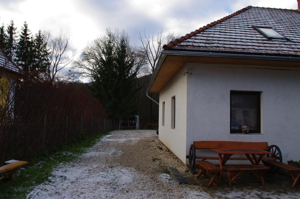 Vadszőlő Szálló és Étterem Bakonybél Exterior foto